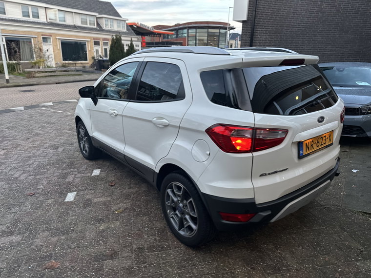 Vehicle Image 32
