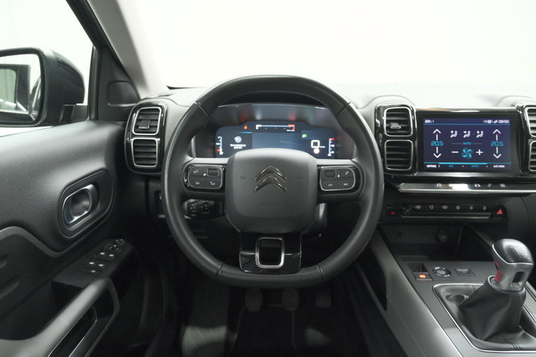 Vehicle Image 24