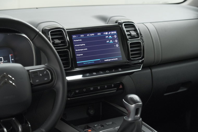 Vehicle Image 35