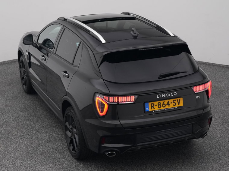 Vehicle Image 25