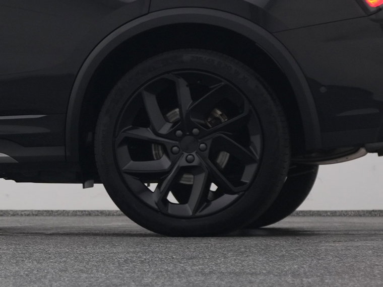 Vehicle Image 40