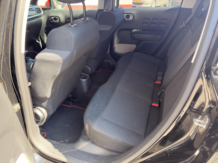 Vehicle Image 14