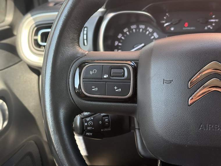 Vehicle Image 23