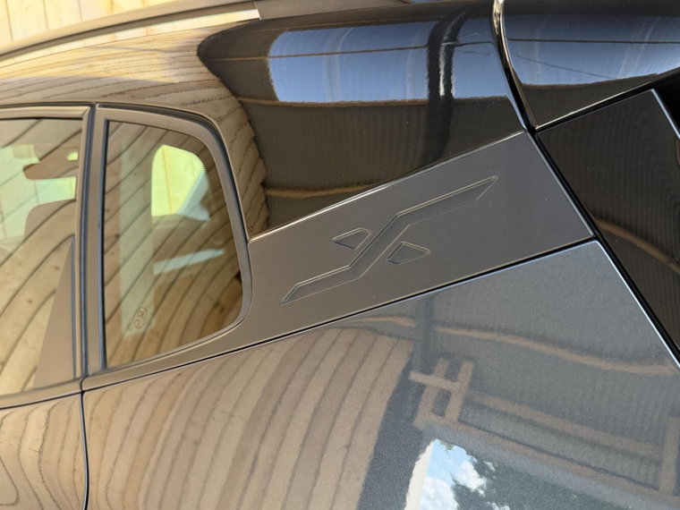 Vehicle Image 35