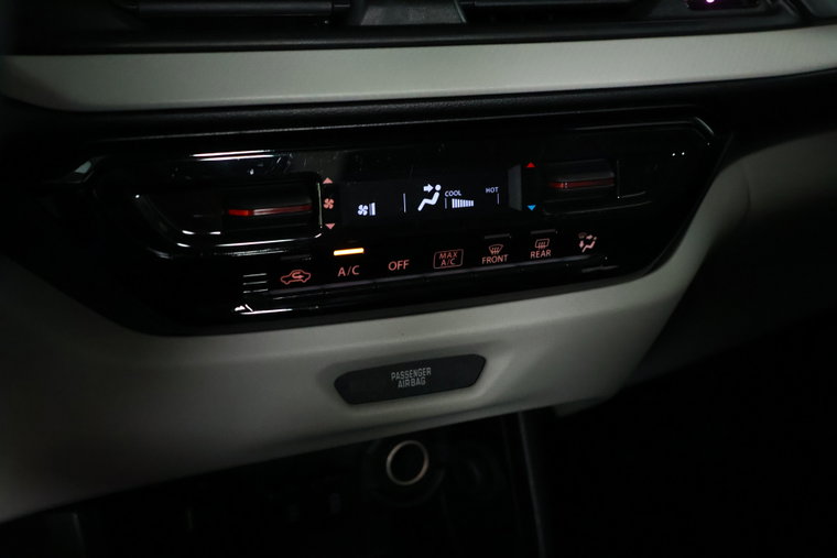 Vehicle Image 28