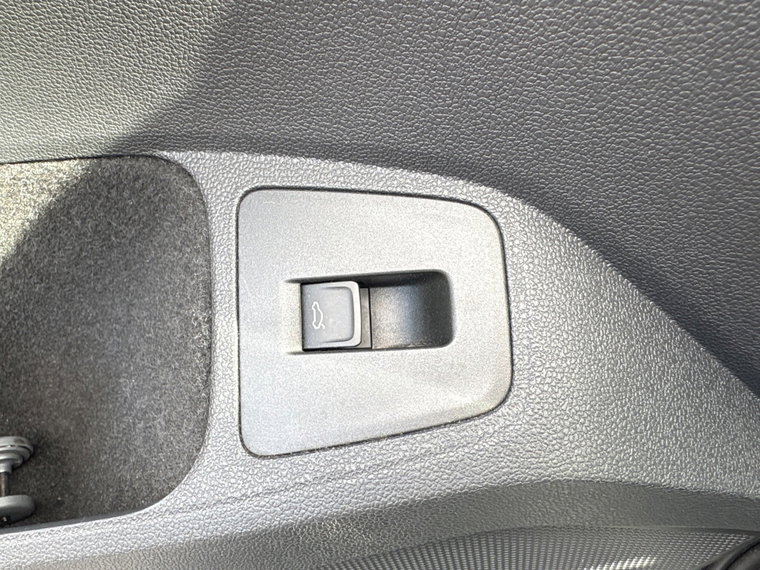 Vehicle Image 39