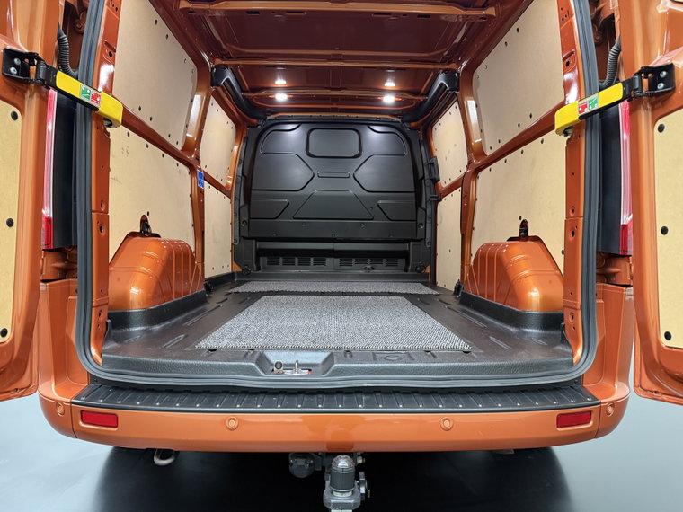 Vehicle Image 8