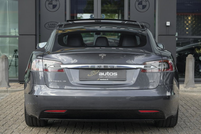 Vehicle Image 19
