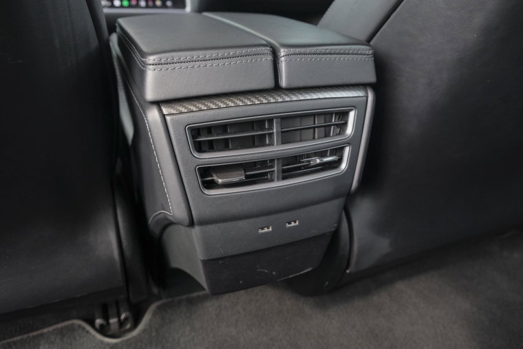 Vehicle Image 35