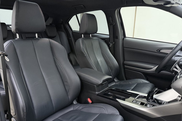 Vehicle Image 15