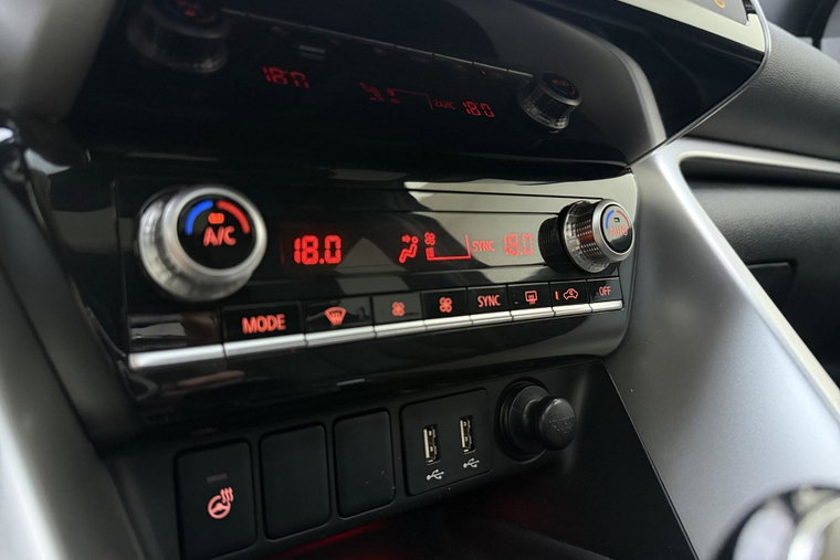 Vehicle Image 32