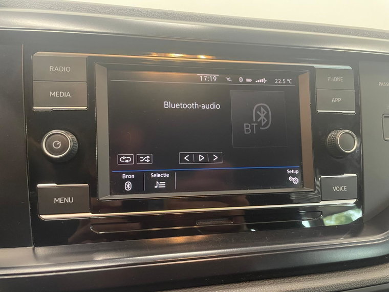 Vehicle Image 22