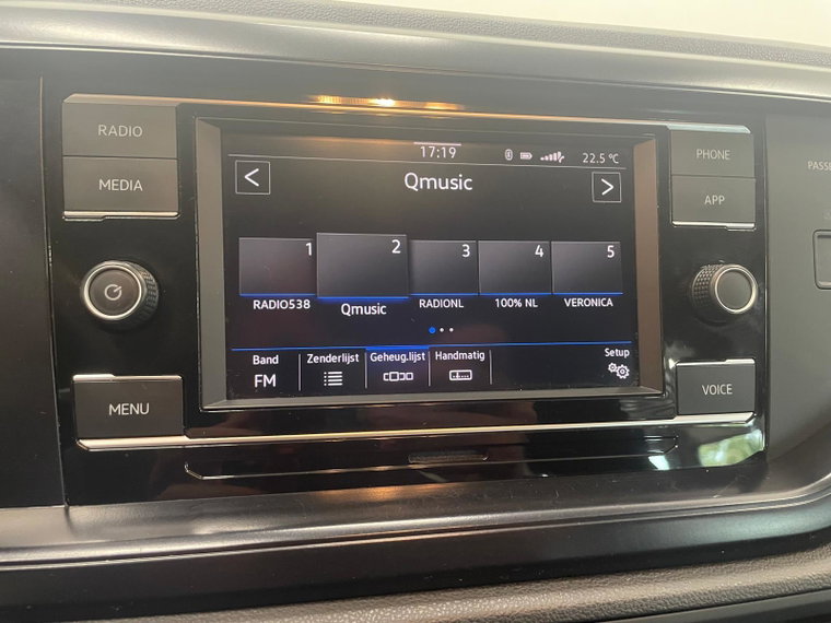 Vehicle Image 23