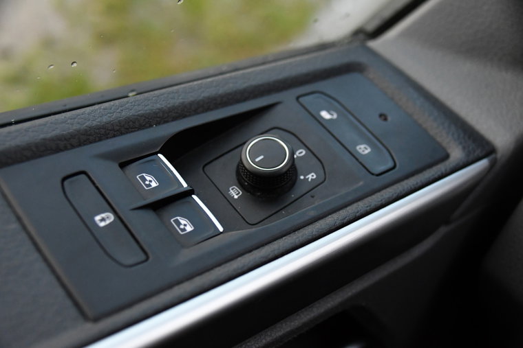 Vehicle Image 28
