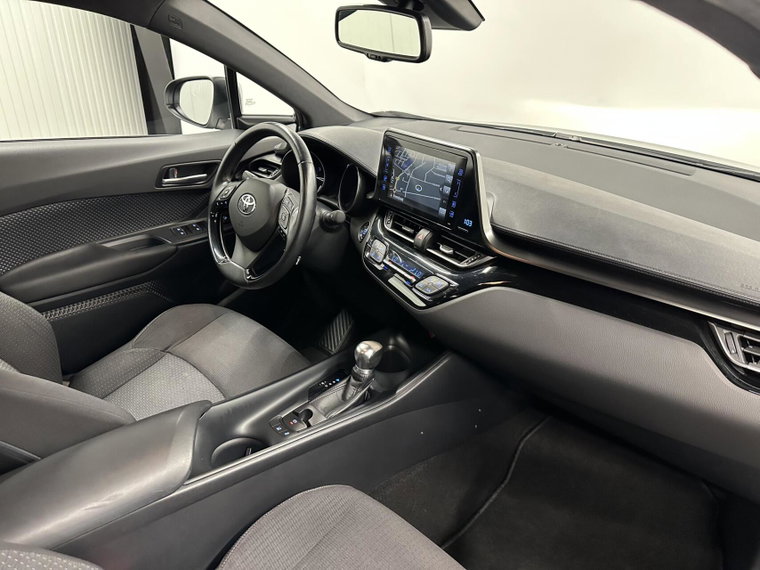 Vehicle Image 12