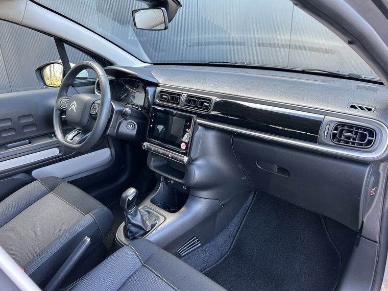 Vehicle Image 18