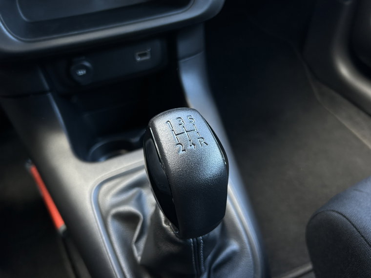 Vehicle Image 20