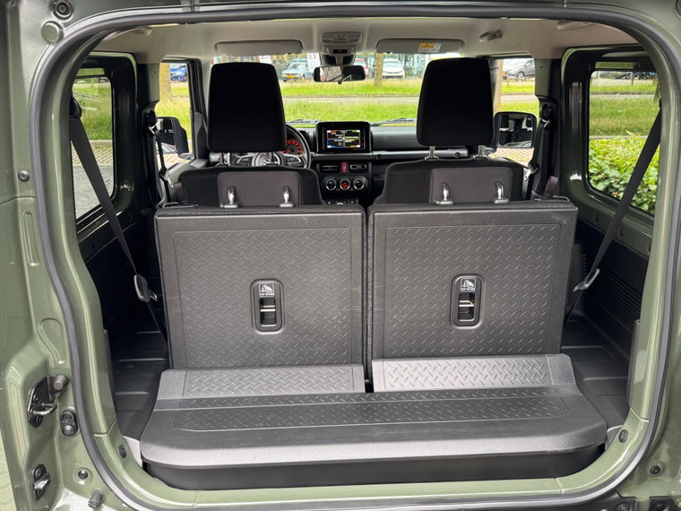 Vehicle Image 16