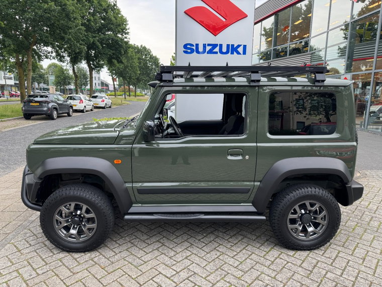 Vehicle Image 8