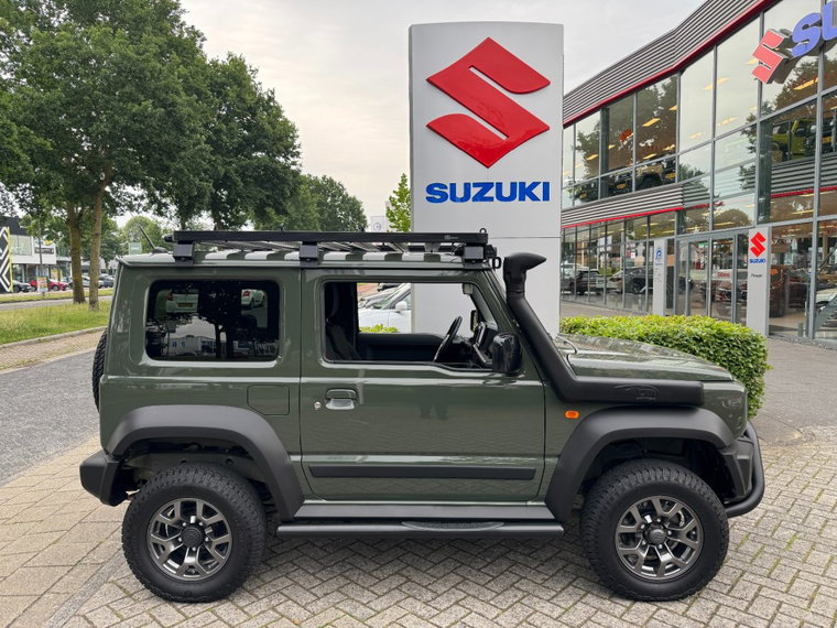Vehicle Image 11