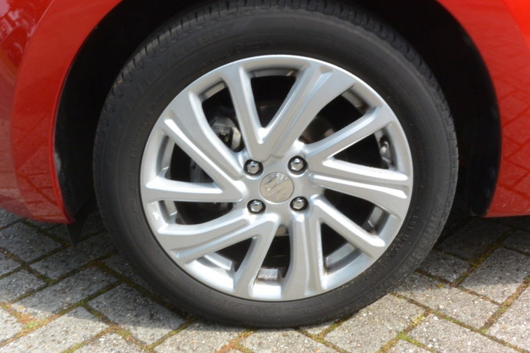 Vehicle Image 14