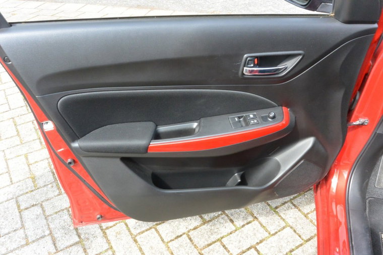 Vehicle Image 15