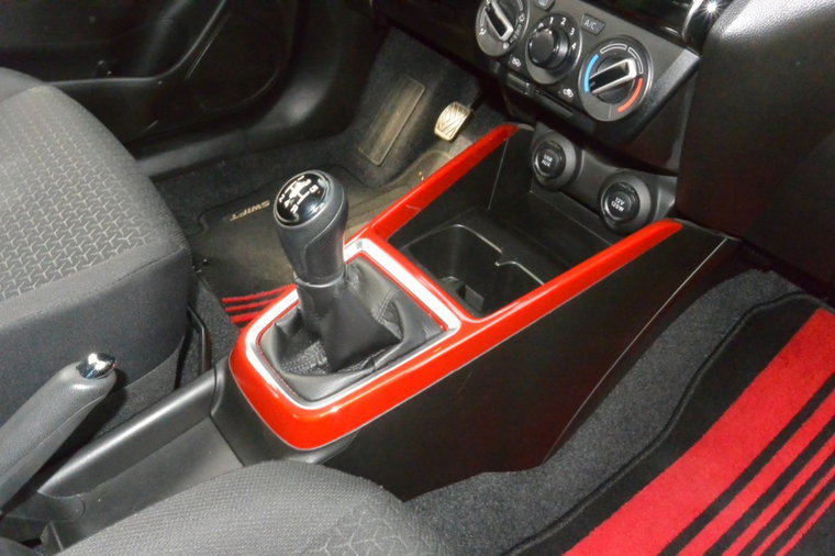 Vehicle Image 25