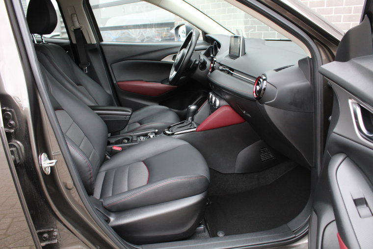 Vehicle Image 9