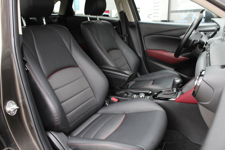 Vehicle Image 10