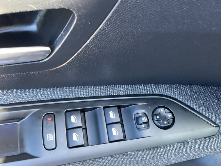Vehicle Image 37
