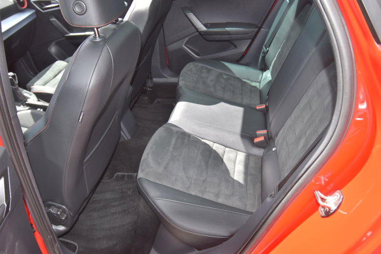Vehicle Image 19
