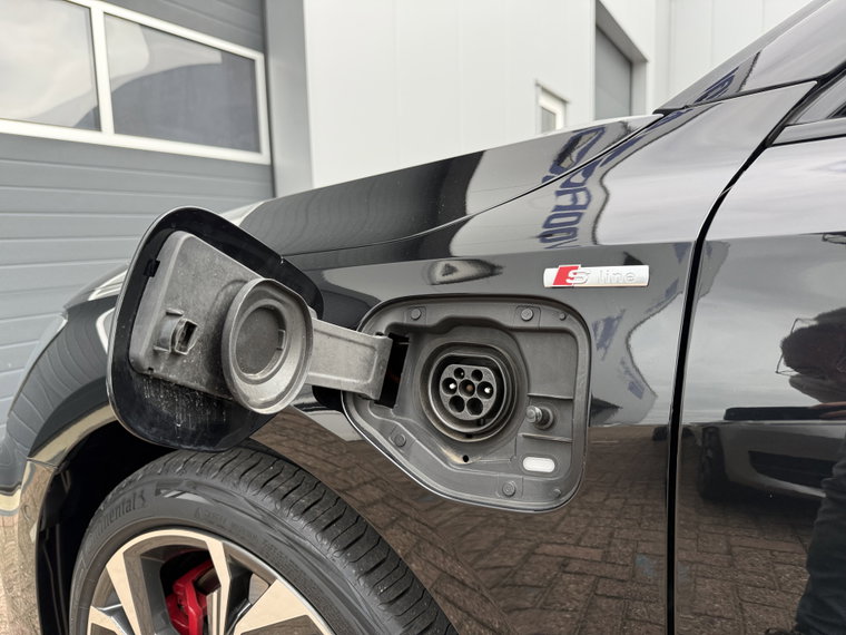 Vehicle Image 30
