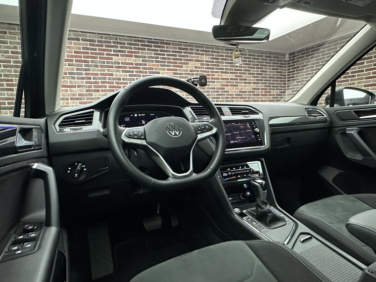 Vehicle Image 38