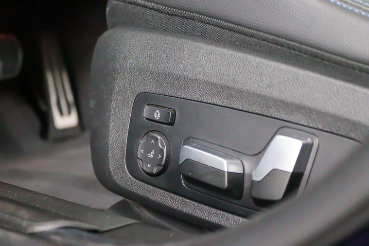 Vehicle Image 36