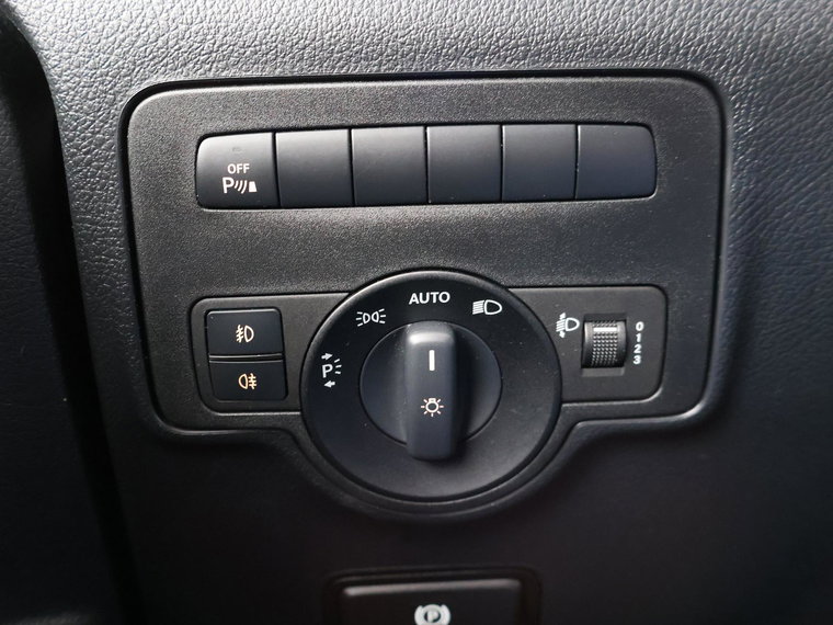 Vehicle Image 38