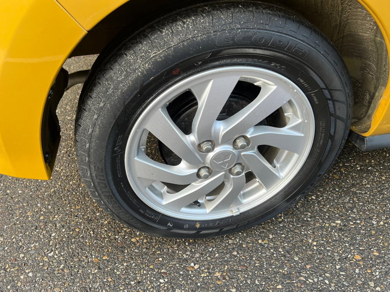 Vehicle Image 16