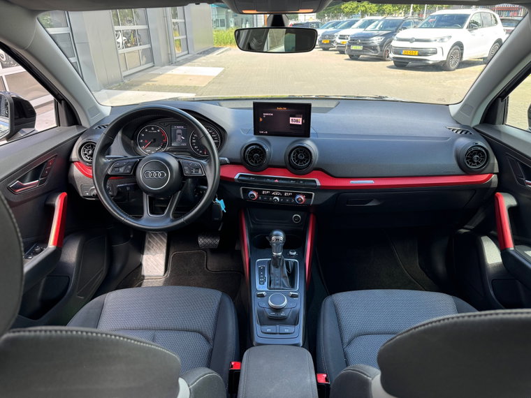 Vehicle Image 21