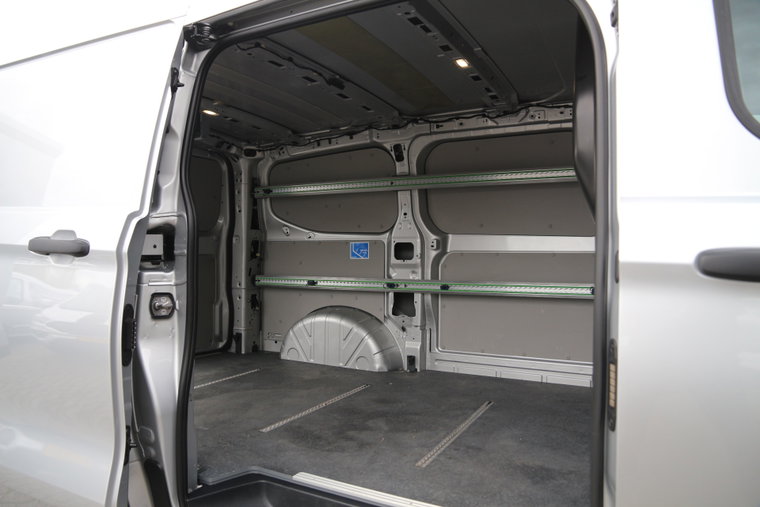 Vehicle Image 13