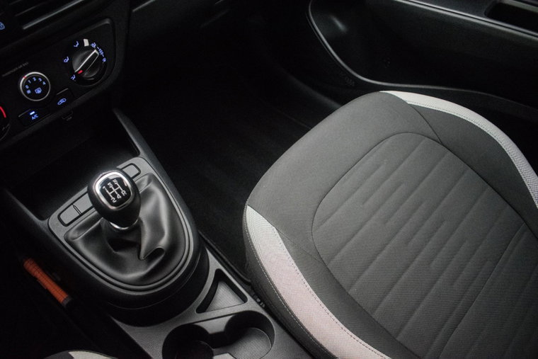 Vehicle Image 32