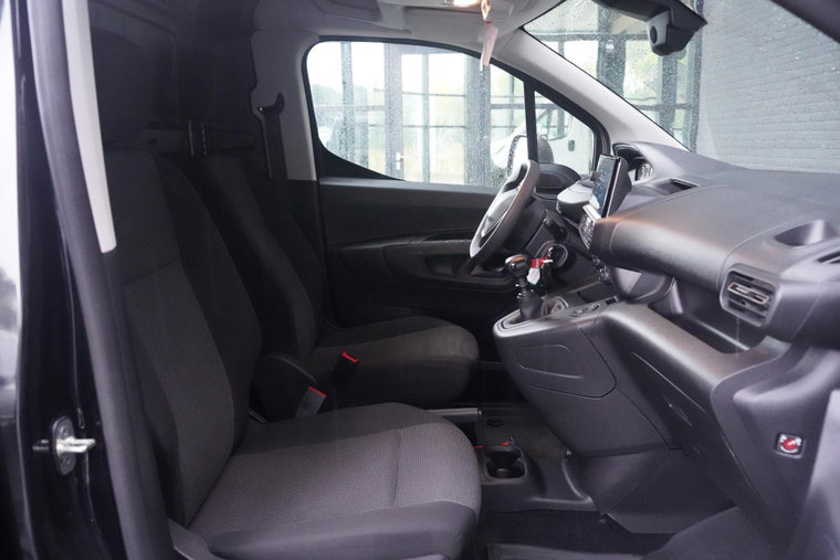 Vehicle Image 19