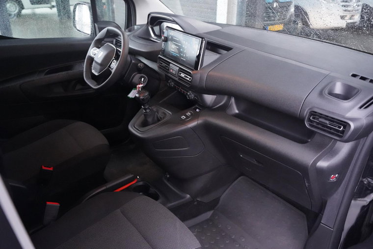 Vehicle Image 22