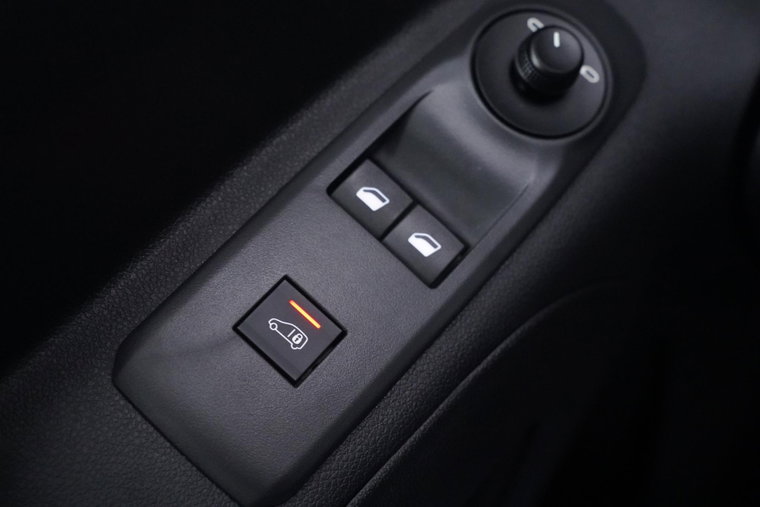 Vehicle Image 38