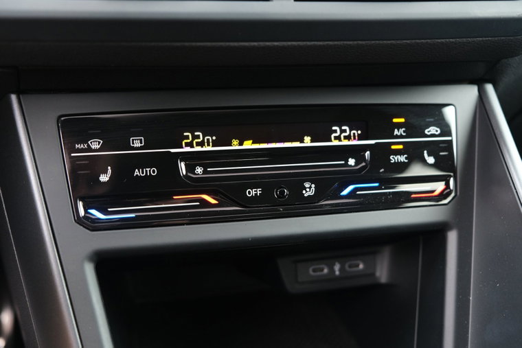 Vehicle Image 27