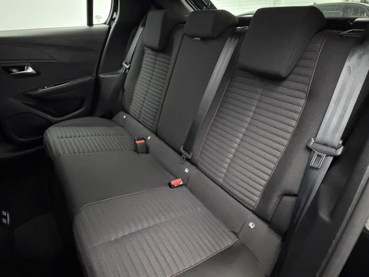 Vehicle Image 25