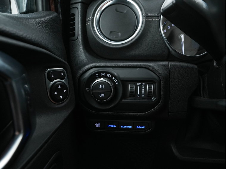 Vehicle Image 22