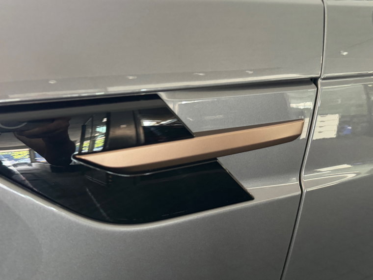 Vehicle Image 38