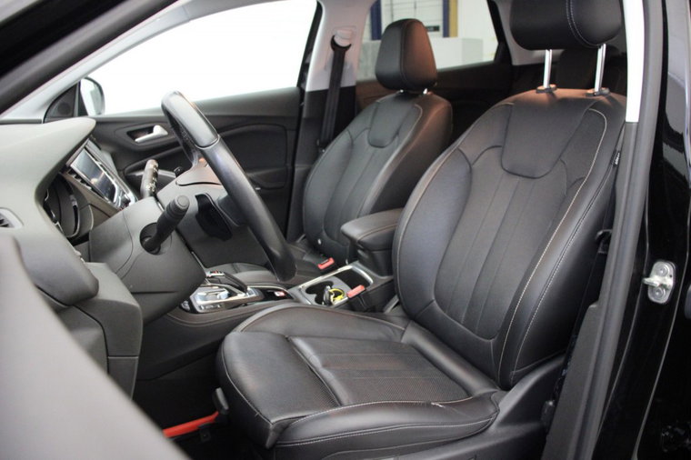Vehicle Image 11