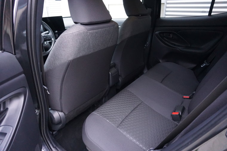 Vehicle Image 16