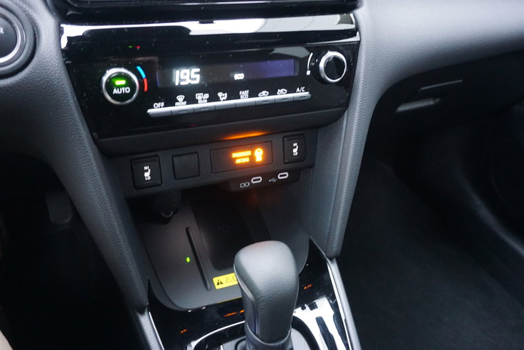 Vehicle Image 24
