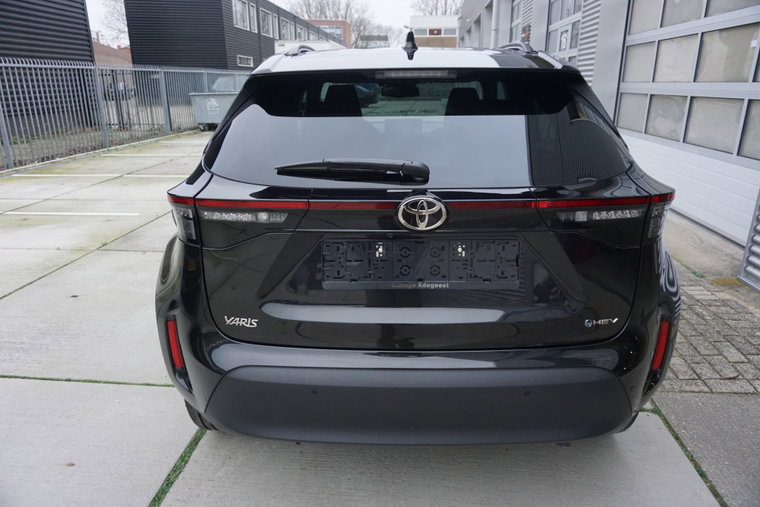 Vehicle Image 6